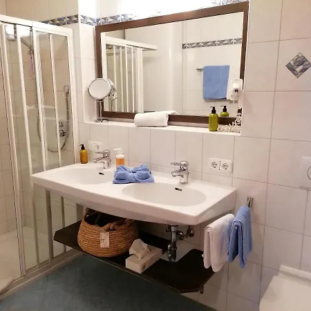 Appartements-strandschloessl Heitzmann Lejlighed Seeboden